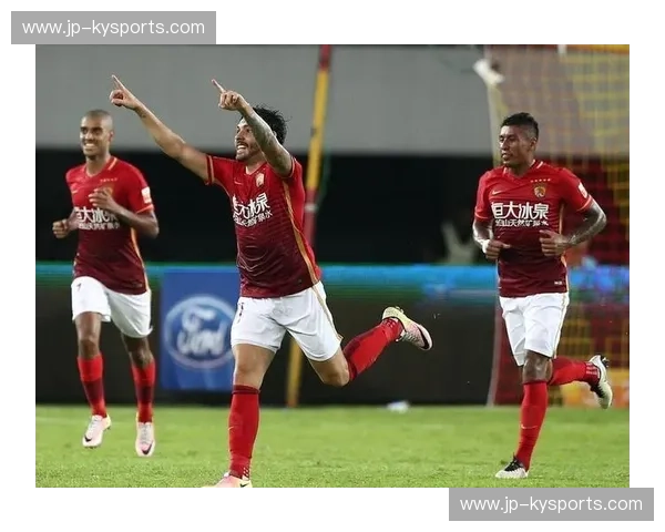 绿茵场上的王者之争：恒大与永昌的恩怨情仇